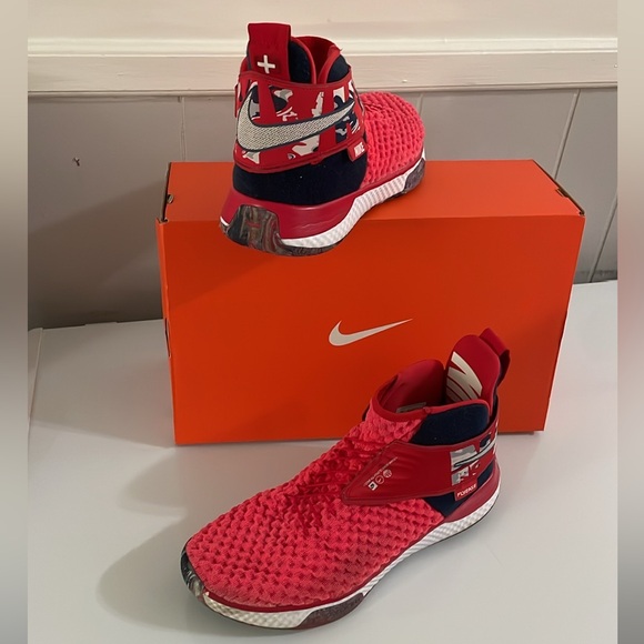 11.5 Men’s Nike Air Zoom Univrs Flyease. Red/Black. Never Worn. - Picture 3 of 6